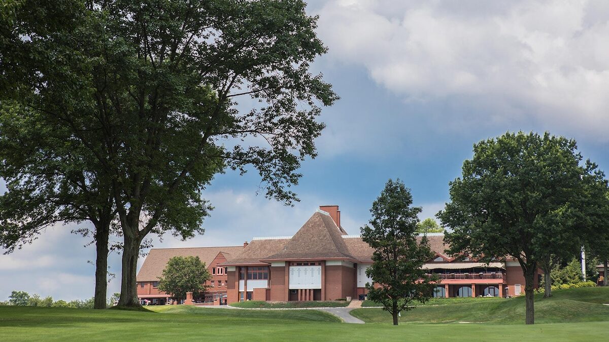 Photos courtesy of Edgewood Country Club.